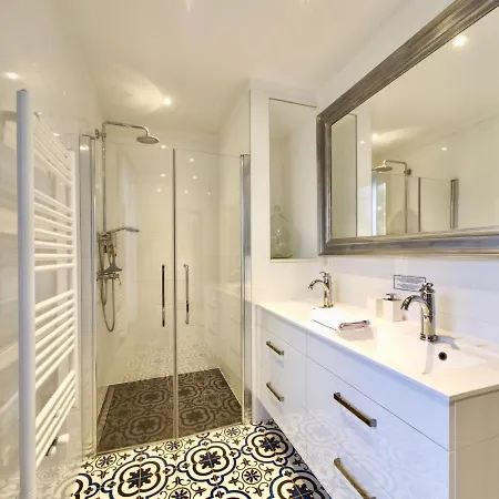 Parisiata Pensión Puteaux