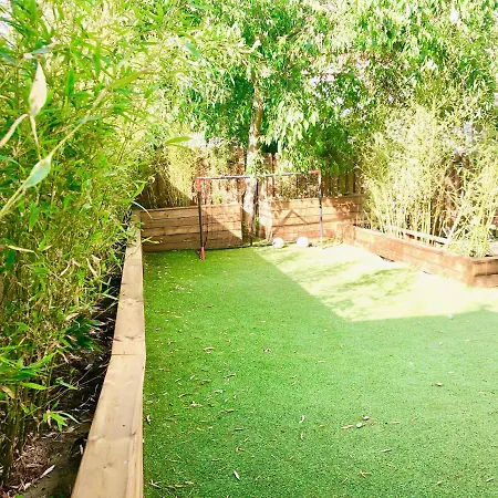 Parisiata Pensión *